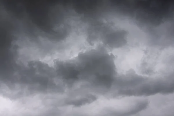 Dunkle Gewitterwolken Bei Schlechtem Wetter Hintergrund Für Die Gestaltung — Stockfoto
