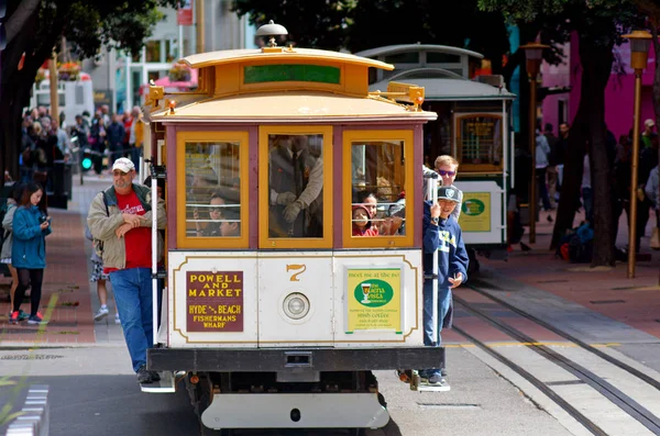 Пасажири Їзда Пауелл Гайд Лінія Канатній Дорозі Сан Франциско Сан — стокове фото