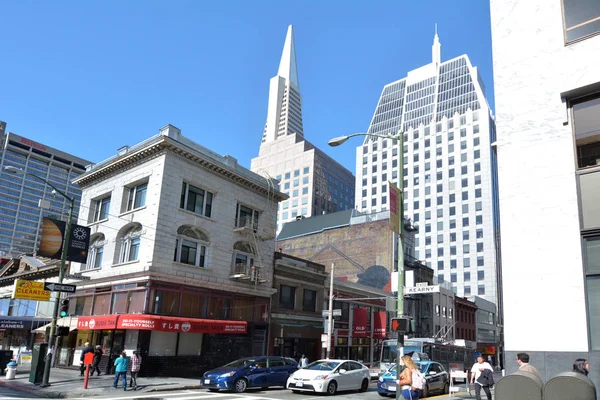 Traffico Nel Distretto Finanziario San Francisco San Francisco Economia Diversificata — Foto Stock