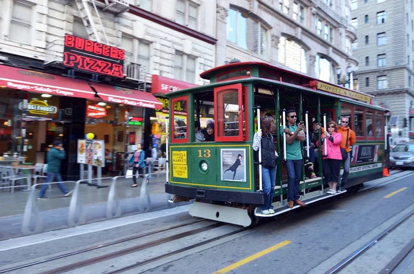 Passagiere Auf Der Powell Hyde Seilbahn San Francisco Das Seilbahnsystem — Stockfoto