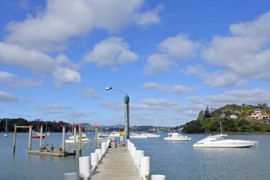 İnsanlar Mill defne tekne iskelesi Northland, north Island Yeni Zelanda Cumhuriyeti içinde gelen Balık tutma.