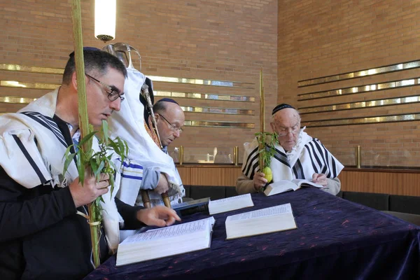 Jewish Men Praying Synagogue Seventh Last Day Jewish Holiday Festival — Stock Photo, Image