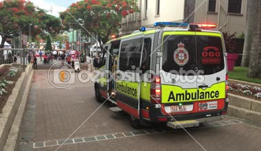 Brisbane - South Bank Brisbane 21 Aralık 2018:Land ambulansta. Queensland ve Tazmanya hariç tüm eyaletlerde, refah faydaları olmayan kullanıcılar doğrudan kendi kullanımı için fatura edilir