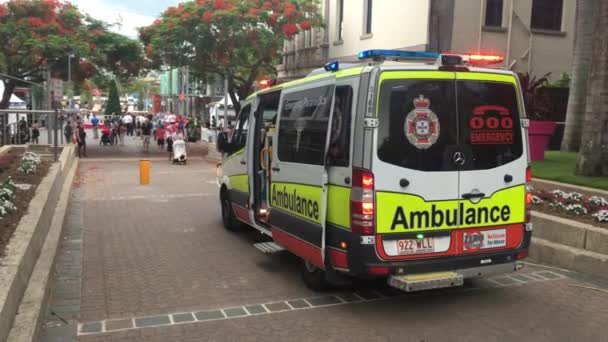 Brisbane South Bank Brisbane Aralık 2018 Land Ambulansta Queensland Tazmanya — Stok video