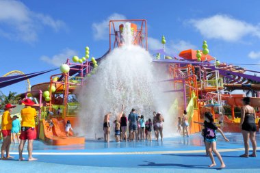 Gold Coast, Avustralya - Whitewater Dünya Su Park Gold Coast Queensland, Avustralya üzerinde Aralık 19 2018:Visitors. Whitewater dünya su kullanımı ile çok etkili olacak şekilde tasarlanmıştır.