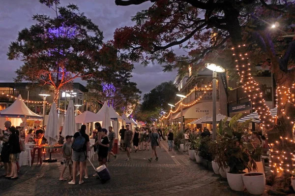 Brisbane Dec 2018 People Shopping Och Restauranger Southbank Nattmarknaden Brisbane — Stockfoto