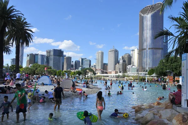 Brisbane Dec 2018 People Swimming Streets Beach Public Swimming Pool — Stock Photo, Image