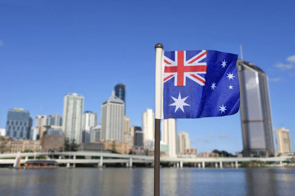 Австралийский флаг против Брисбена, столицы Квинсленда, Австралия
.