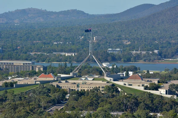 Luftaufnahme des australischen Parlaments in Canberra — Stockfoto