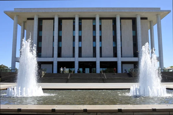 Biblioteca Nacional da Austrália na Zona Parlamentar de Canberra Aus — Fotografia de Stock