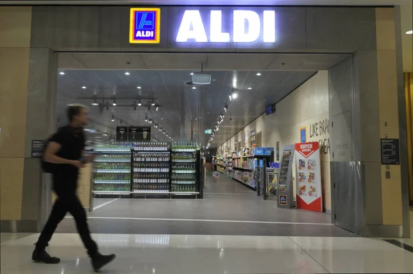 Aldi супермаркет — стокове фото