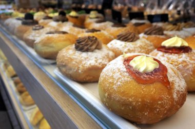 Çörek konfeksiyon şekerlemeler mağaza
