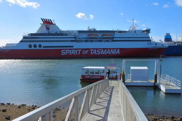 MS Spirit of Tasmania II en Puerto de Devonport Tasmania — Foto de Stock