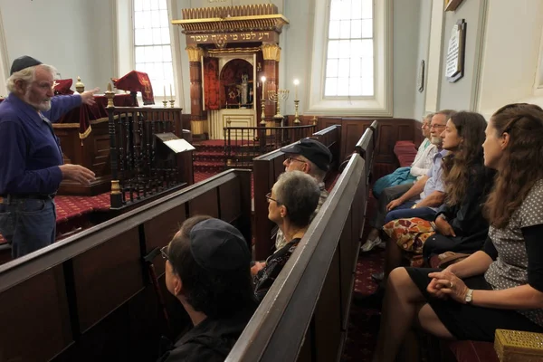 Visitantes na Sinagoga Hobart Tasmânia Austrália — Fotografia de Stock