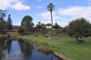 Strathalbyn Güney Avustralya'daki Angas Nehri