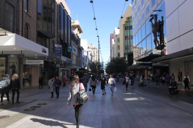 Adelaide, Güney Aus Rundle Mall alışveriş bölgesinde Trafik