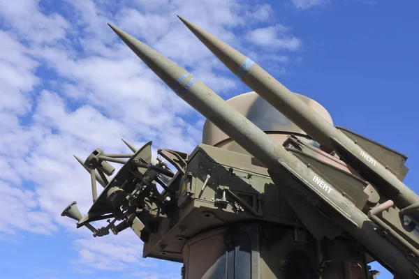 Surface-to-Air-missiler med radar vägledningssystem — Stockfoto