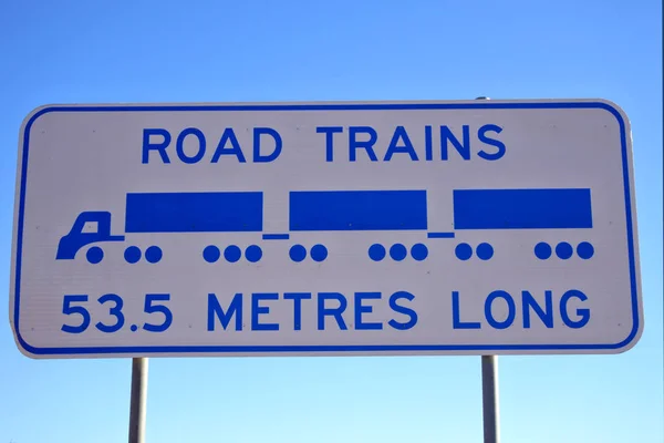 Znak pociągów drogowych — Zdjęcie stockowe