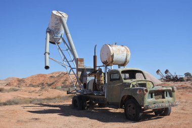 Güney Avustralya'da Coober Pedy Abendoned madencilik kamyon