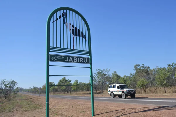 Bem-vindo ao sinal da cidade de Jabiru Kakadu National Park Northern Territ — Fotografia de Stock