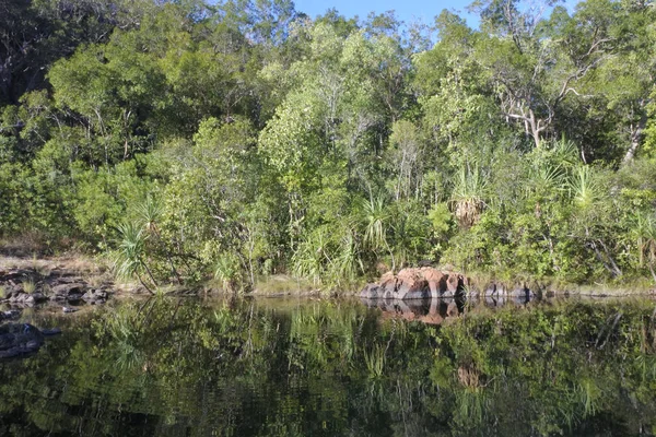 Piscines rocheuses au parc national de Kakadu sur le territoire de l'Australie — Photo