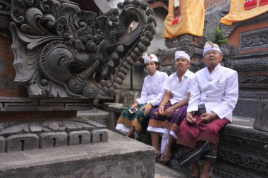 Bali Indo Galungan Kuningan tatil kutluyor Bali erkekler