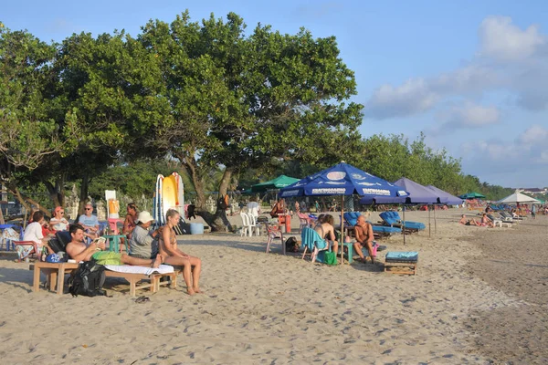 Playa de Kuta en Bali Indonesia —  Fotos de Stock