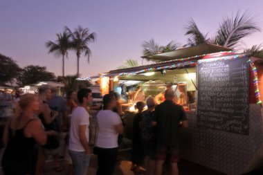 Avustralyalılar Broome Kimberley bir gıda kamyondan gıda satın
