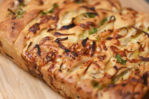 Detailní Záběr Domácí Sýr Cibulový Chléb — Stock fotografie