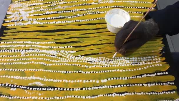Derby Oct 2019 Native Australian Senior Man Dot Painting Ιθαγενείς — Αρχείο Βίντεο