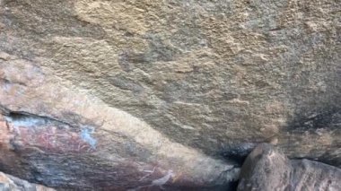 Avustralya 'nın kuzeyindeki Kakadu Ulusal Parkı' ndaki Burrungkuy Nourlangie rock sanat sahasında Aborjin Rock Resimleri