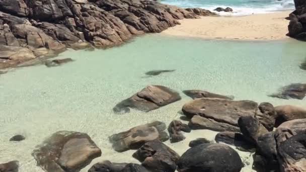 Landschaft Aus Felspfützen Strand Von Injidup Südwesten Australiens — Stockvideo