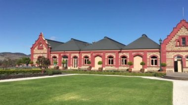 TANUDA, SA - Mayıs 05 2019: Chateau Tanunda, Avustralya 'nın Barossa Vadisi' ndeki tarihi şarap imalathanesi.