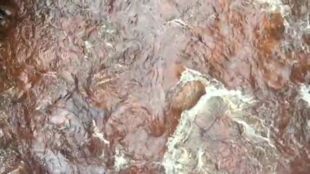 Vista Aérea Del Agua Del Río King Fluyendo Sobre Rocas — Vídeo de stock