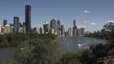 Brisbane şehrinin panoramik hava manzarası. Brisbane, Avustralya 'nın Queensland eyaletinde yer alan bir şehirdir..