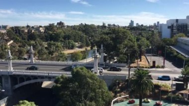 Church Street Köprüsü 'nün havadan görüntüsü. Melbourne, Victoria, Avustralya 'da Yarra Nehri ve Monash Otoyolu üzerinde tarihi bir köprüdür..