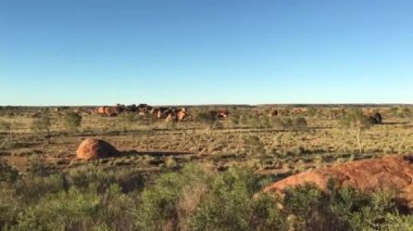 Kuzey Toprakları, Avustralya 'daki Şeytani Mermerler Karlu Karlu' nun manzara görüntüsü.