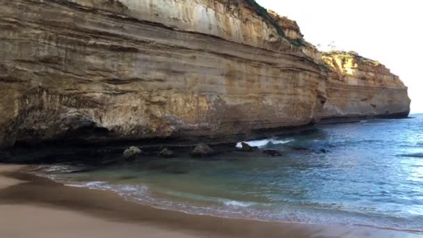 澳大利亚维多利亚州坎贝尔港国家公园沿大海路的石窟景观 — 图库视频影像