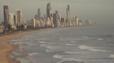 Sörfçüler Paradise Skyline Gold Coast Queensland Avustralya