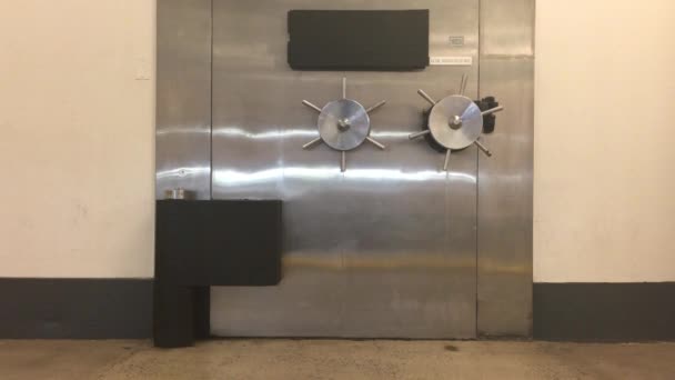 Large Vault Door Process Building Royal Australian Mint Royal Australian — Stock Video