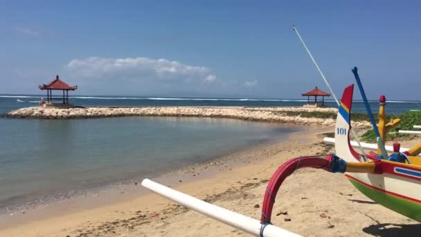 Indonezyjskie Balijskie Łodzie Rybackie Plaży Sanur Wyspie Bali Indonezja — Wideo stockowe