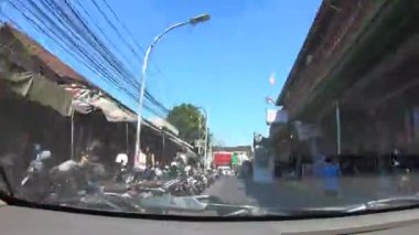 KUTA, BALI - AUG 03 2019: Kuta Bali Endonezya 'da taksinin zaman aşımı. Kuta Endonezya 'nın Bali adasında çok popüler bir turistik bölgedir..