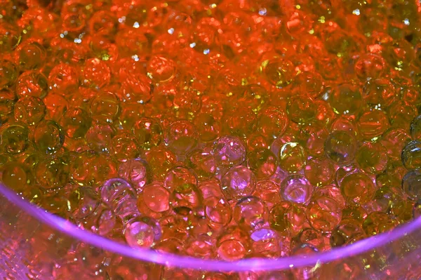 Apró Kemény Műanyag Gyöngyök Golyók Piros Színű Absztrakt Háttér Textúra — Stock Fotó