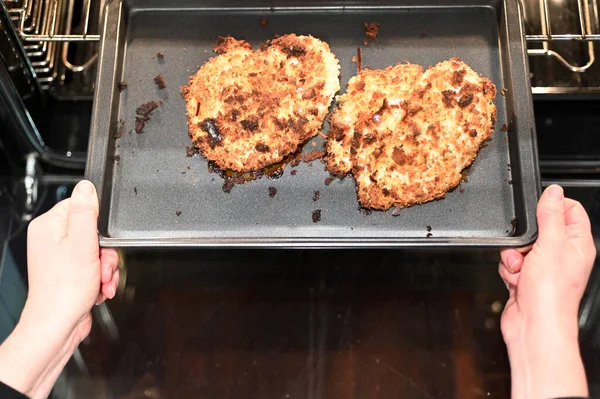 Pov Point View Woman Taking Out Oven Roasted Chicken Breasts — Stock Photo, Image