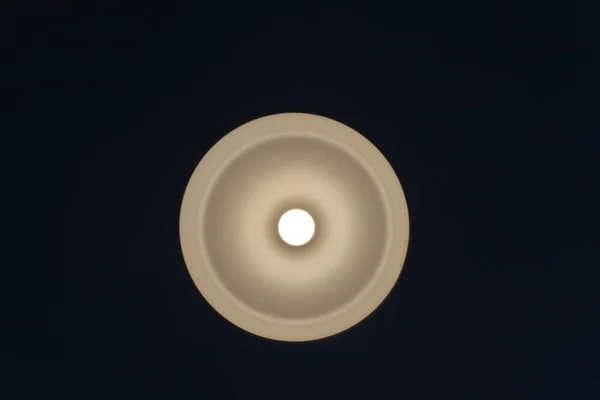 Nízký Úhel Pohledu Stropní Světlo Abstraktní Kulaté Pozadí Vzoru — Stock fotografie