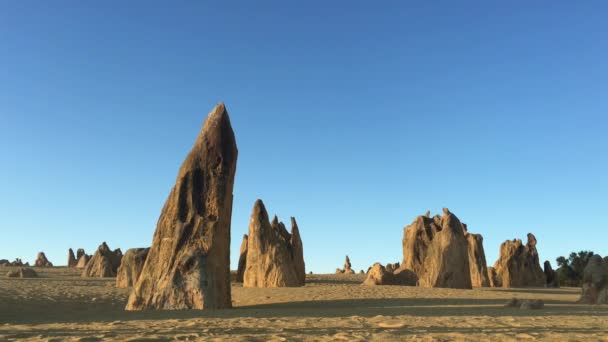 Person Hiking Pinnacle Desert Limestone Formations Landscape Cervantes Western Australia — Stock Video