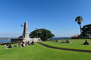 Kings Park ve Botanik Bahçesi Perth Batı Avustralya 'da Devlet Savaşı Anıtı. Kings Park dünyanın en büyük şehir parklarıdır.