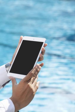 Tanınmayan işadamı kullanarak Tablet