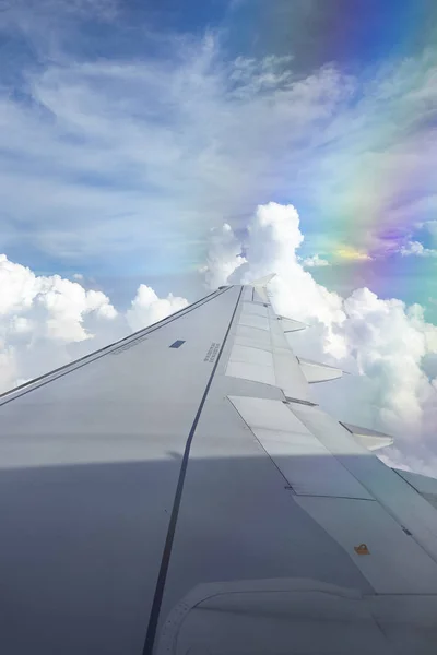 Uçak pencere görünümünü wingside üzerinde — Stok fotoğraf