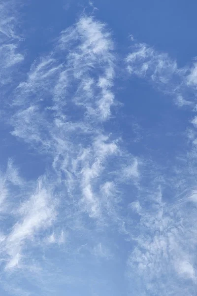 Nube en el cielo azul —  Fotos de Stock